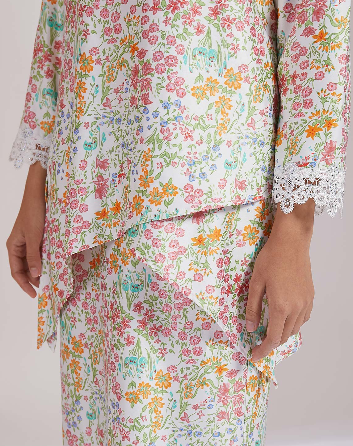 ARIFAH BAJU KURUNG